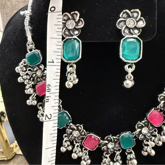 Oxidized Silver Plated Floral Necklace and Earring Set - Picture 4 of 7